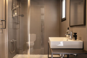 Woonvoorbeeld standaardkamer (zwembadzicht)