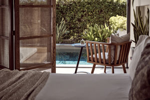 Woonvoorbeeld junior suite met prive zwembad