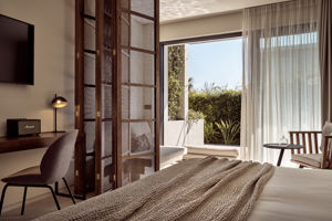 Woonvoorbeeld junior suite met prive zwembad