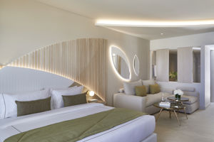 Woonvoorbeeld junior suite met zeezicht