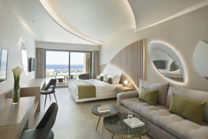 Woonvoorbeeld junior suite swimup met zeezicht