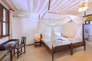 Diamonds Mapenzi Beach