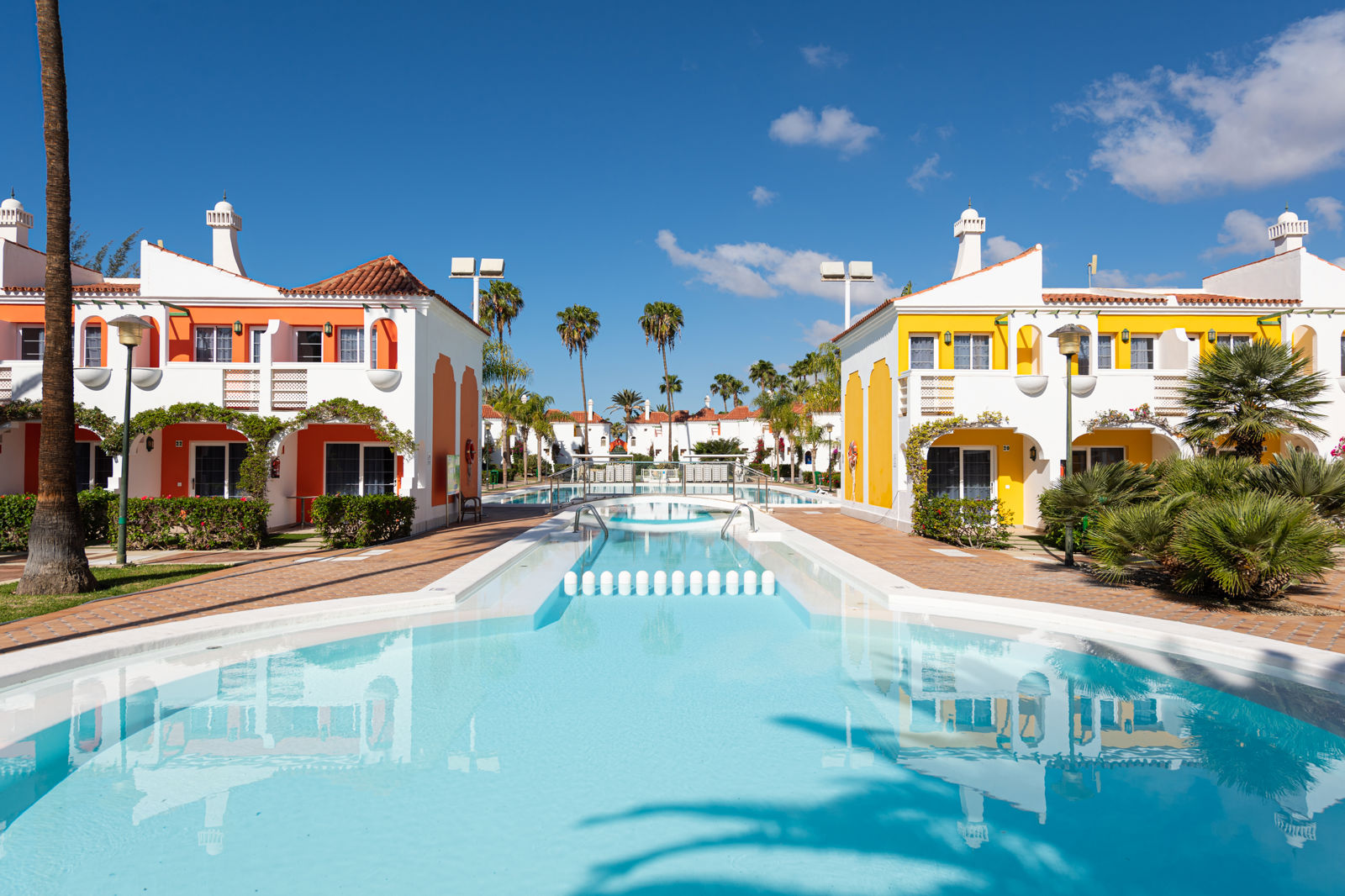 Cordial Green Golf slide 1