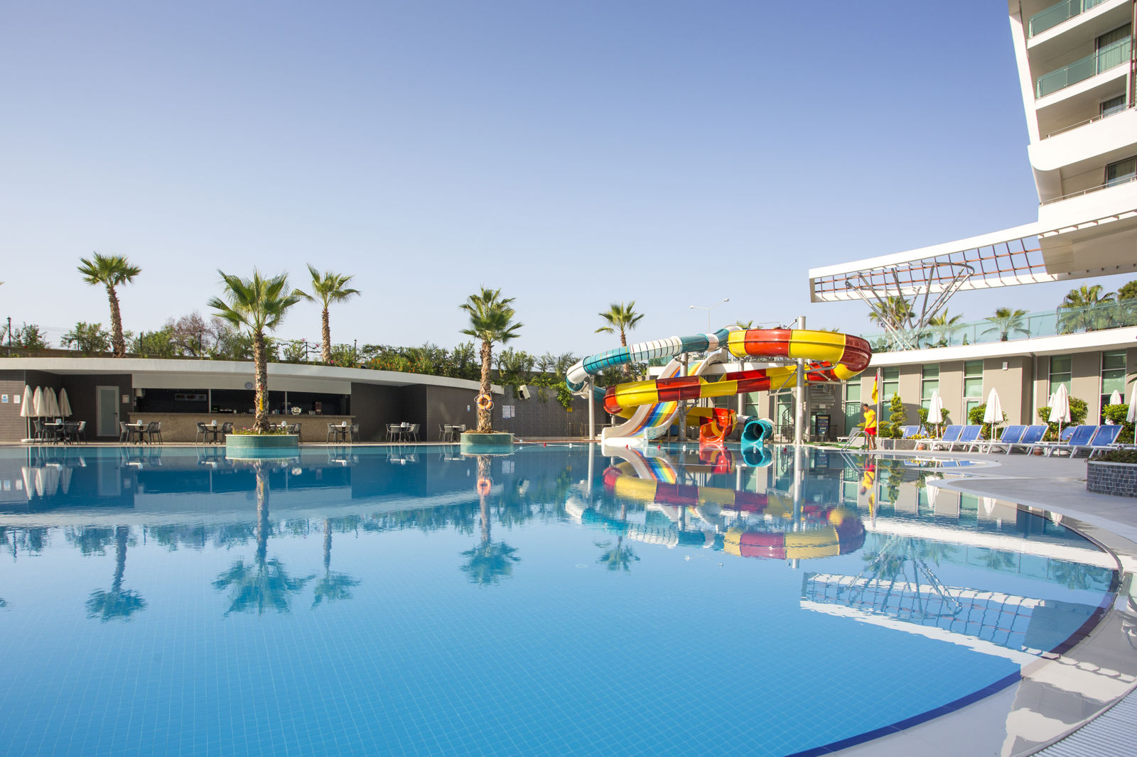 Xoria Deluxe Hotel slide 2