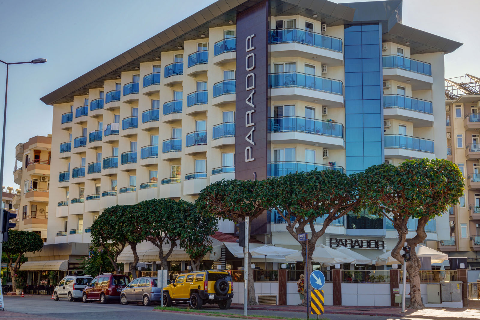 Parador Beach Hotel slide 3