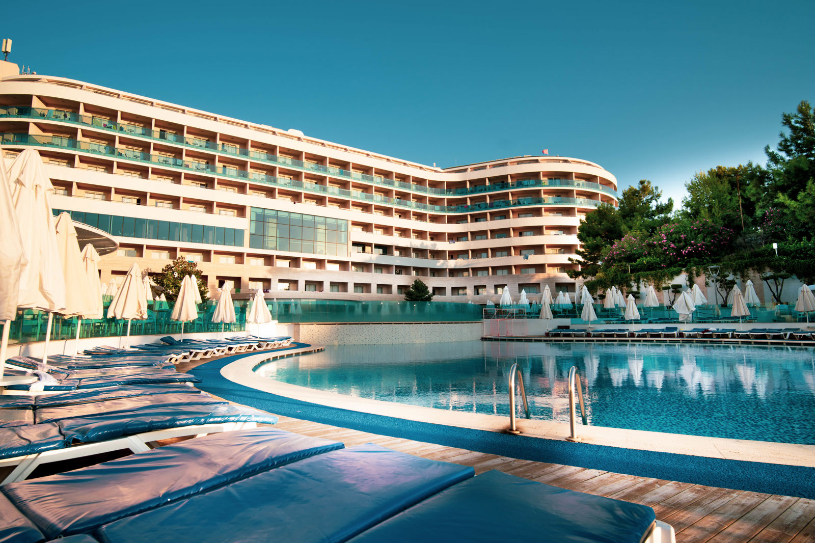 A Good Life Utopia Family Resort slide 2