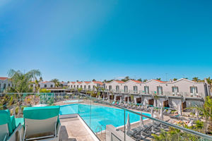 Los Calderones by LIVVO