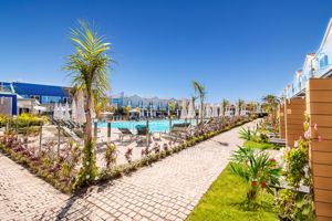 Los Calderones by LIVVO