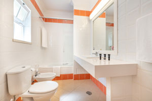 Woonvoorbeeld 2-kamer appartement met zwembadzicht