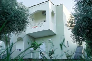 Vardis Olive Garden Hotel 