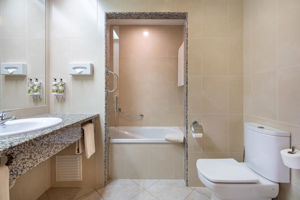 2 persoonskamer standaard met zwembadzicht