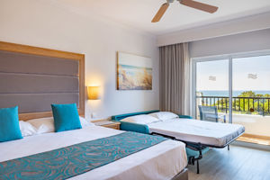 Familiekamer standaard met zwembad of zijzeezicht