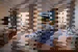 Woonvoorbeeld familie bubbelbad suite