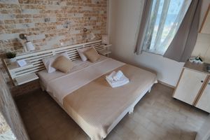 The Coast Seaside Rooms