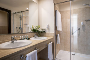 Fly & Go Impressive Playa Granada