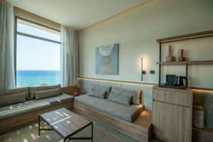 Woonvoorbeeld signature suite met zeezicht en bubbelbad