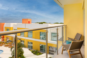 Woonvoorbeeld 2-persoonskamer Standaard zee- of zwembadzicht