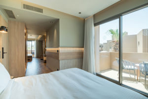 Woonvoorbeeld standaard familiekamer tuinzicht