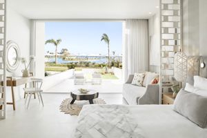 Woonvoorbeeld deluxe junior suite met privÃ©tuin