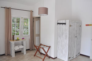 Woonvoorbeeld Superior kamer, zwembad-/tuinzicht