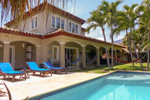 Hibiscus Beach House