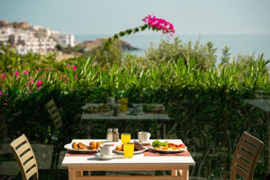 Main Restaurant Panorama