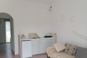 Woonvoorbeeld Kamertype gerenoveerd 2-kamerappartement