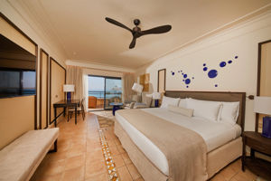 Woonvoorbeeld Junior Suite met frontaal zeezicht