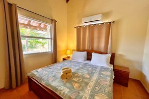 Woonvoorbeeld 4-kamer bungalow, zwembad-/tuinzicht