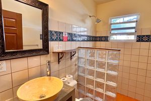 Woonvoorbeeld 4-kamer bungalow, zwembad-/tuinzicht