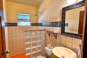 Woonvoorbeeld 4-kamer bungalow, zwembad-/tuinzicht