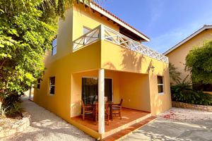 Woonvoorbeeld 4-kamer bungalow, zwembad-/tuinzicht