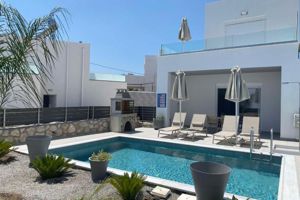 Woonvoorbeeld 3-kamervilla Type 2 met privezwembad