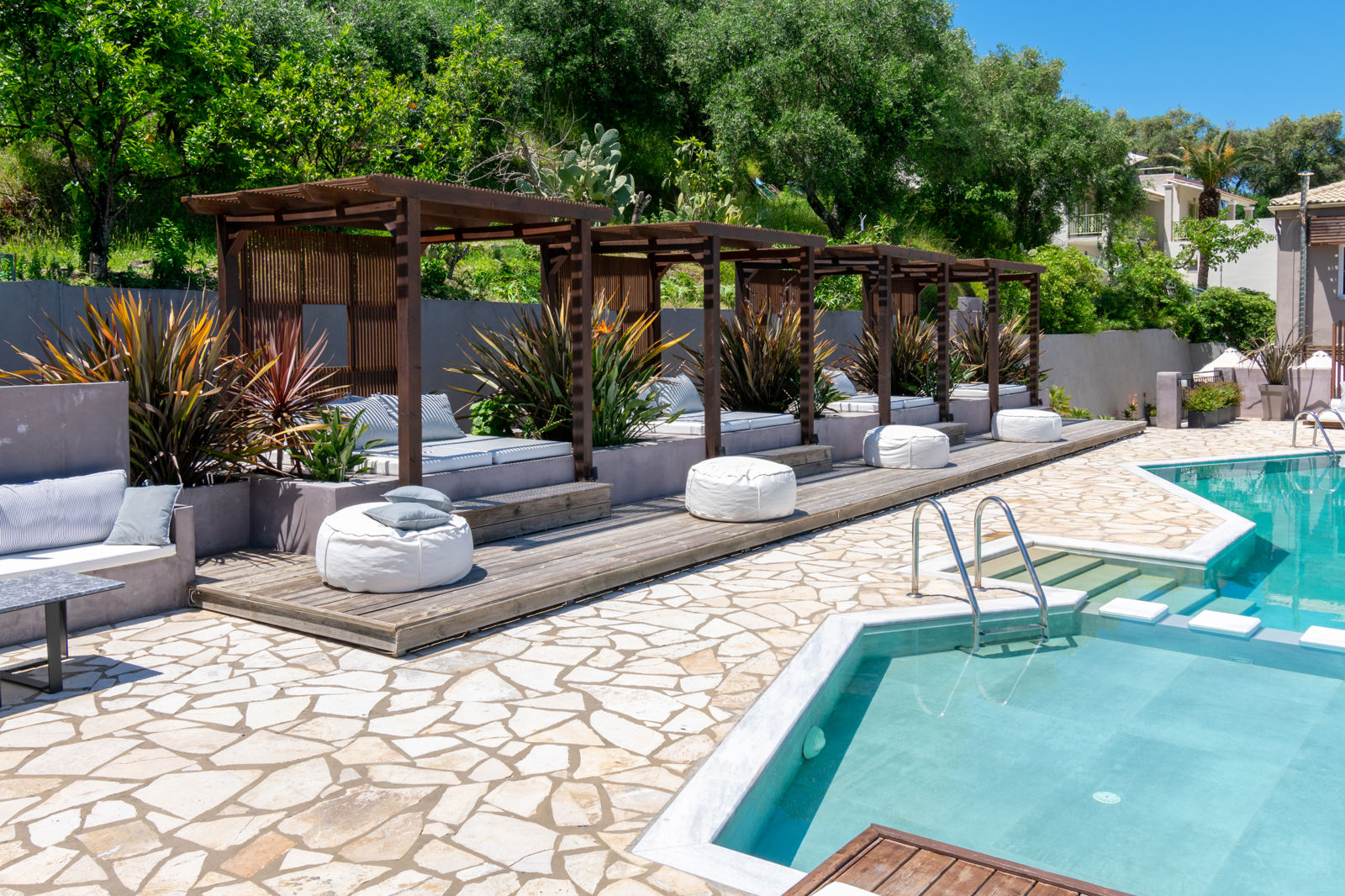 Impressie Ionian Eye Design Studios