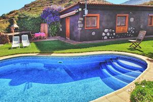 Casa Rural Doña Herminda