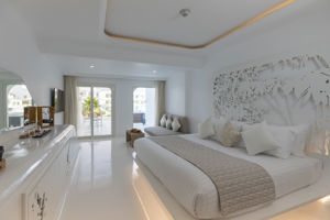 Woonvoorbeeld gypsterkamer met bubbelbad