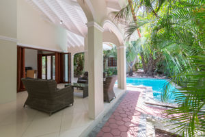 Woonvoorbeeld 3-kamervilla met prive zwembad