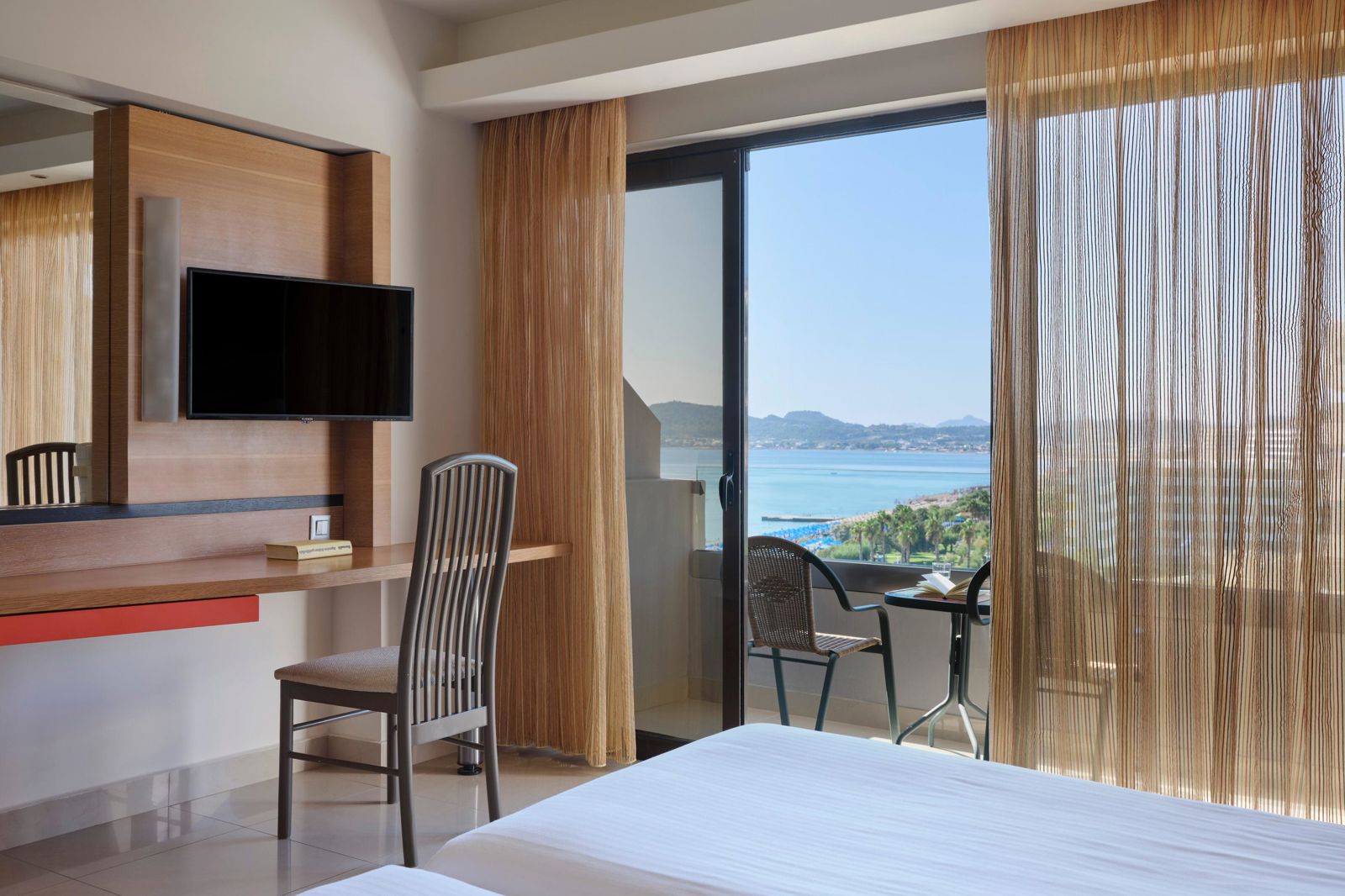 Esperos Mare Hotel slide 3