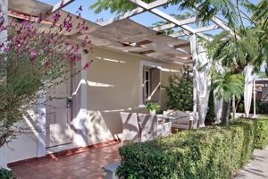 Ikies Lesbos - OIKIES