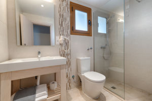 Fly & Go Louvre Hotel