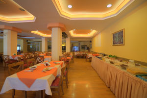 Fly & Go Louvre Hotel