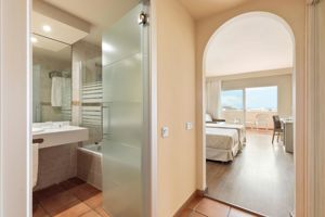 Woonvoorbeeld Standaardkamer zwembadzicht