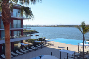 Fly & Go Aqua Hotel Riverside