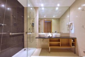 Fly & Go Aqua Hotel Riverside