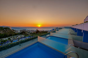 Fly & Go Atrium Platinum