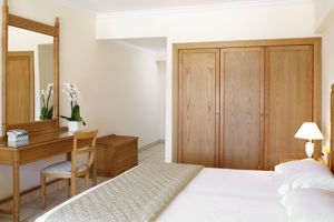 Fly & Go Mitsis Petit Palais Beach Hotel