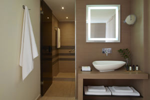 Fly & Go The Ixian Grand & All Suites