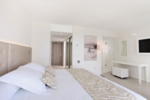 Woonvoorbeeld standaardkamer panoramisch zeezicht