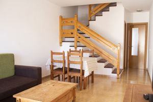 Woonvoorbeeld 3-kamerappartement (family) met zwembadzicht