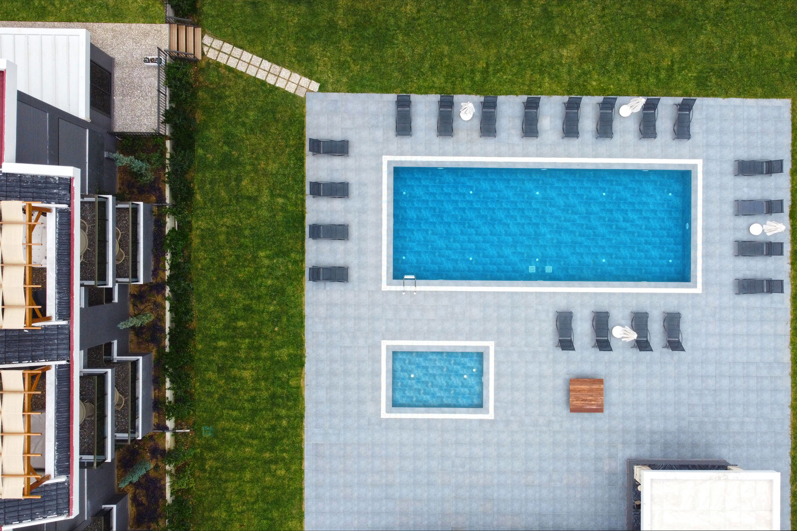 A Suite Side slide 3